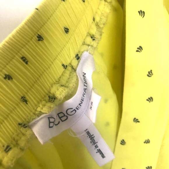 BCBG Yellow Skort - Attached Lining - Picture 2 of 6